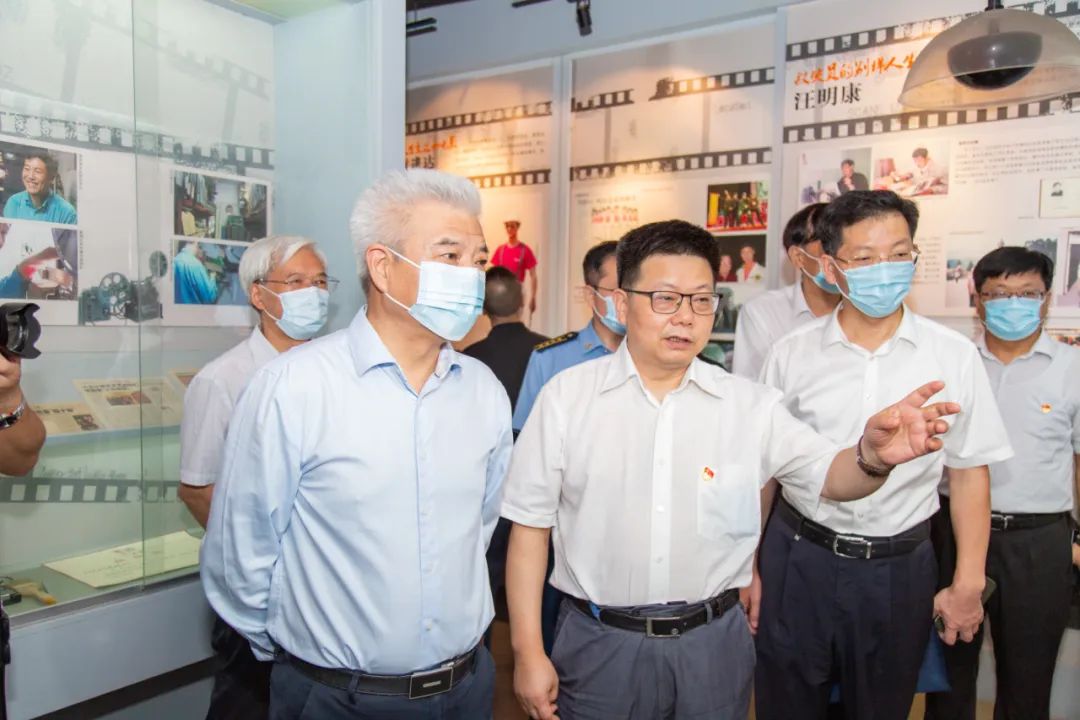 1658366160444083512.jpg 1658366160444083512.jpg